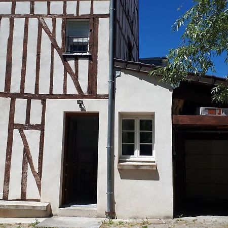 F4 dans maison au calme près du centre de Chalons en champagne Esterno foto