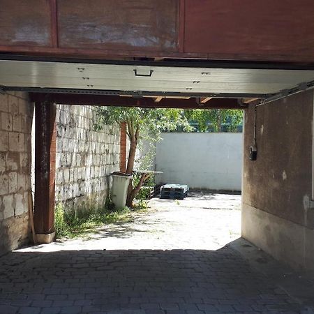 F4 dans maison au calme près du centre de Chalons en champagne Esterno foto
