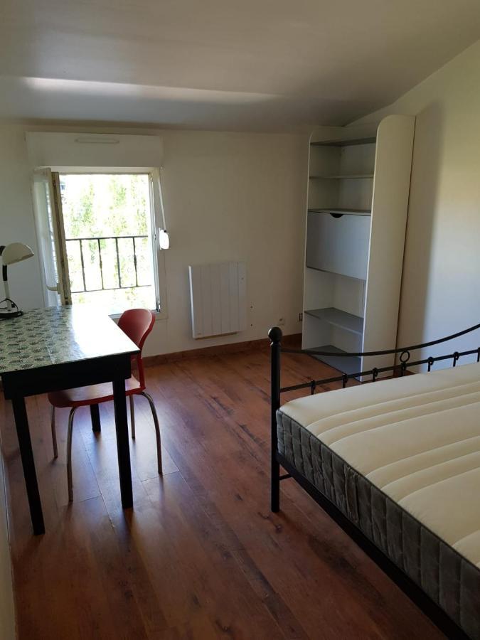 F4 dans maison au calme près du centre de Chalons en champagne Esterno foto