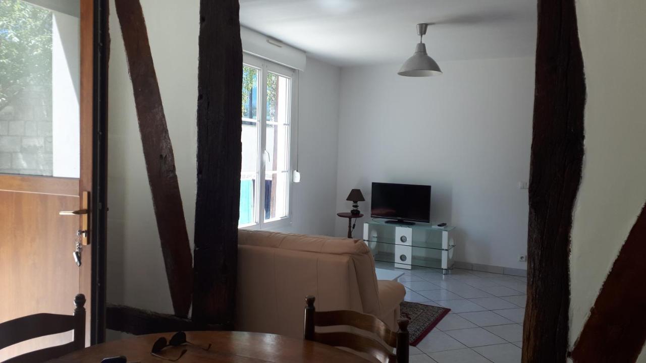 F4 dans maison au calme près du centre de Chalons en champagne Esterno foto